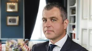 Lou Boland, un jeune homme aveugle, propose un hymne belge pour la Coupe du  monde (vidéo)