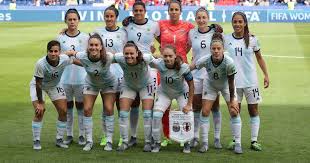 La abanderada del fútbol femenino no podía faltar en este día. B9eeym81zrirmm