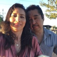 Alguien sabe por qué a mi gallina se le incho el ojo derecho y con que ja  podría curar