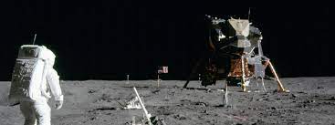 L'homme sur la lune ретвитнул(а) françois legault. Recit Ici La Base De La Tranquillite L Aigle S Est Pose Le 20 Juillet 1969 Le Jour Ou L Homme A Marche Sur La Lune