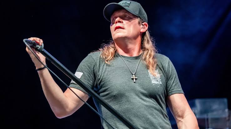 Brad Arnold, lead singer of 3 Doors Down, dies at 47 after battle with  cancer - 6abc Philadelphia