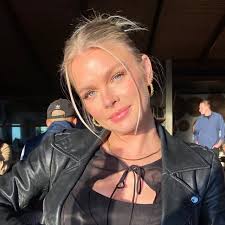 kelli goss (@kelligoss) • Instagram photos and videos