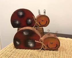 Adorable Rustic Little Ladybug Spring And Summer Wooden Decor This Primitive Yet Modern Looking L Primitive Wood Crafts Rustic Wood Crafts Barn Wood Crafts