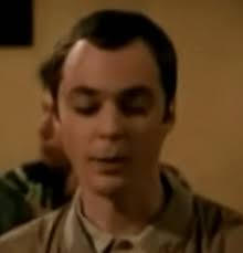 I den osända piloten fanns en annan skådespelerska i Pennys roll på vägen.  Sheldon är mycket mer öppen för ämnet sex och tog med sig en porrtidning  till spermabanken, och istället för