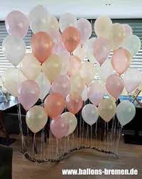 Ballonwand Aus Luftballons Mit Helium Gefullt Ideal Fur Hochzeiten Und Diy Die Ballons Werden Einfach An Einem Ast Ballonwand Helium Luftballons Luftballons