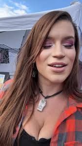 Sabree Johnson's Instagram, Twitter & Facebook