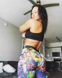 Browse 288 northern lights russia stock photos and images available. Tatiana K On Instagram I Am Getting Kinda Thick On Y All Russialit Women Instagram Light Skin