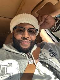 Introduction and photo sharing