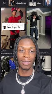 Oscar Candelas's Instagram, Twitter & Facebook