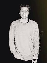 Caseyy On Twitter Luke Hemmings Imagine 5sos Luke Hemmings