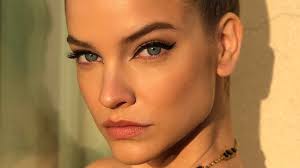 Barbara palvin had been discovered on the streets of budapest when she was 13 years old. How To Recreate Barbara Palvin S Feline Liner At Home Grazia Usa