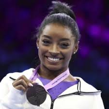 Yarmouth native wins gold in national figure skating championships