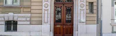The bank provides private, retail, and commercial banking services to customers in lebanon, where it operates more than 80 branches (mostly in and around beirut) and another 132 locations in a dozen countries in the middle east and north africa; Bank Audi Sal Audi Private Bank Swiss Private Bank Directory