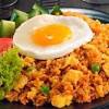 Setelah makan nasi goreng di tiga tempat kemarin, aku dapat inspirasi untuk membuat nasi goreng korea ala aku! 1