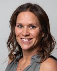 Deanna Clarance's Instagram, Twitter & Facebook