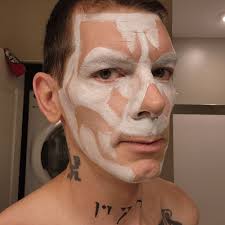 any juggalos/juggalettes here? read the entire post before commenting. im a  juggalo, but i hardly wear any face paint because the feeling of it makes  my skin crawl. just wanted to know