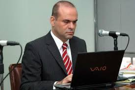 Jun 09, 2021 · a la corte suprema de justicia fue repartida la acción de tutela contra el tribunal superior de bogotá, mediante la cual la excompañera sentimental de juan guillermo monsalve considerado testigo estrella en el caso que la fiscalía adelanta contra el exsenador álvaro uribe por soborno de testigos, pretende que se le acredite como víctima en dicho proceso. Las Opciones De Salvatore Mancuso Luego De Que Se Frenara Su Deportacion A Italia