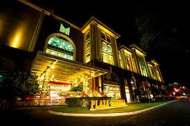 (m) bhd.'s first mall in east malaysia and 27th overall nationwide. Quiet Small Shopping Mall Review Of Plaza Merdeka Kuching Malaysia Tripadvisor