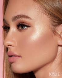 That Sunday Brunch Kylighter glow 😍✨ worn with Pink Dreams Blush 🌸  launching tomorrow 1.17 9am pst! Also worn with new Koko K Lipstick Kit and  Brown Liquid Kyliner which launch 1.22