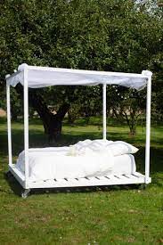 21:00 detlev dördelmann 1 410 702 просмотра. Unser Selbstgebautes Gartenbett Ein Platz Zum Wolken Und Sterne Gucken Und Fur Laue Sommernachte Inklusive Anleitung Tastesheriff Gartenbett Draussen Schlafen Selber Bauen