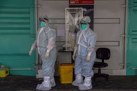 Mencuci tangan dengan sabun dan air mengalir karena sekitar 98% penyebaran penyakit bersumber dari tangan. Persatuan Perawat Ajak Semua Pihak Lindungi Tenaga Kesehatan