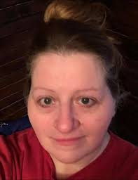 Julie Sheeder's Instagram, Twitter & Facebook