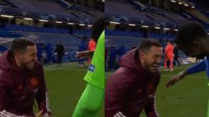 Madrid coach zinedine zidane saw. Chelsea Vs Real Madrid Ucl Real Madrid Fans Fume At Image Of Hazard Laughing With Chelsea Players Marca