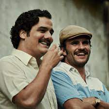 Narcos gustavo back,gustavo gaviria,pablo and gustavo,narcos sezon 2,gustavo ve pablo escobar,narcos gustavo is back, pablo escobar illusion. Narcos