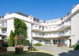 Les maisons de retraite publiques. Ehpad Le Parc Saint Charles A Chartres