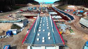 Wprost proporcjonalnie do postępów prac rosną emocje wokół tej inwestycji najpierw przekonywano nas, że to dla rozwoju regionu. Przekop Mierzei Wislanej Most Poludniowy Kwiecien 2021 Youtube