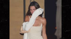 Kendall jenner threw her support behind her basketball player beau devin booker on thursday night by heading to the staples center for his highly anticipated nba playoff game. Kendall Jenner Devin Booker And Kylie Jenner Have Dinner At Nobu