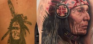 Los tatuajes tribales en el antebrazo para hombres en ocasiones puede salirse de la zona y cubrir gran parte del brazo de tu chico, a esto se le conoce como tatuaje de manga completa. Ideas Para Hacerse Tatuajes Cover En Nuestro Estudio De Tatuajes