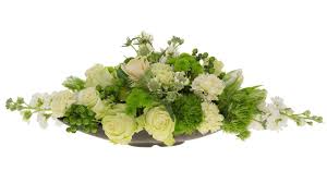 926 Fs Spring Green Centerpiece Green Centerpieces Centerpieces Floral Design Classes