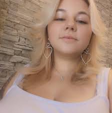 Renting room for lash technician in salon