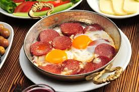 Turkish Sucuk And Eggs For Breakfast Breakfast Food Idea Lecker Pfanne