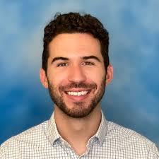 Le Dr Stephen Long, médecin en médecine interne et en pédiatrie, rejoint les  Wright Centers for Community Health et Graduate Medical Education pour  assurer les soins aux patients et la formation médicale -