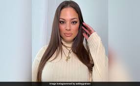 Ashley graham zeigt sich in schwangerschaft. Miuxkcwyzy9jom