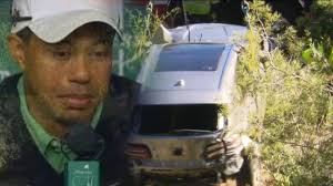 Woods hatte sich bei dem unfall im februar schwer, aber nicht lebensgefährlich verletzt und musste operiert werden. Nach Tiger Woods Autounfall Polizei Ermittelt Ist Golf Star Selbst Fur Crash Verantwortlich