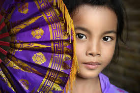 The Giving Lens (@thegivinglens)