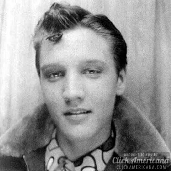 Young Elvis Presley as a child & teenager: Fascinating photos of Elvis  before fame found him (1930s & 40s) - Click Americana