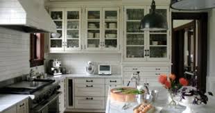 Marine Edge This Is Profile Is More Often Seen On Stainless Steel Countertops Semi Custom Kitchen Cabinets Custom Kitchen Cabinets White Kitchen Traditional