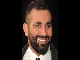 وعلى الرغم من تغافل أحمد سعد لهذه الواقعة، وتعليقه على صور الزفاف بعد انتشارها عبر حساباته على مواقع التواصل الاجتماعي معلقا: Ø£Ø­Ù…Ø¯ Ø³Ø¹Ø¯ ÙŠÙ†Ø´Ø± ØµÙˆØ±Ø© Ø¬Ø¯ÙŠØ¯Ø© Ù…Ø¹ Ø§Ù„Ø®Ø´Ø§Ø¨ Ø±Ø¨Ù†Ø§ ÙŠØ®Ù„ÙŠÙƒÙŠ Ù„ÙŠØ§ ÙŠØ§Ø±ÙˆØ­ÙŠ Ù…ØµØ±Ø§ÙˆÙ‰