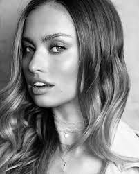 Photo of fashion model Taylor Justine Howard