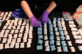 Ils se livrent à de grandes quantités de cocaïne à des prix auxquels ils ne pouvaient même pas rêver chez eux (150 bob / 21 usd par gramme). Penurie De Cocaine A Montreal La Presse