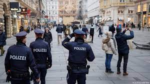 Wegen geschlossener schulen mussten viele mütter und väter ihre kinder im homeschooling betreuen. Covid Digest Austria Lifts Lockdown For The Unvaccinated News Dw 26 01 2022