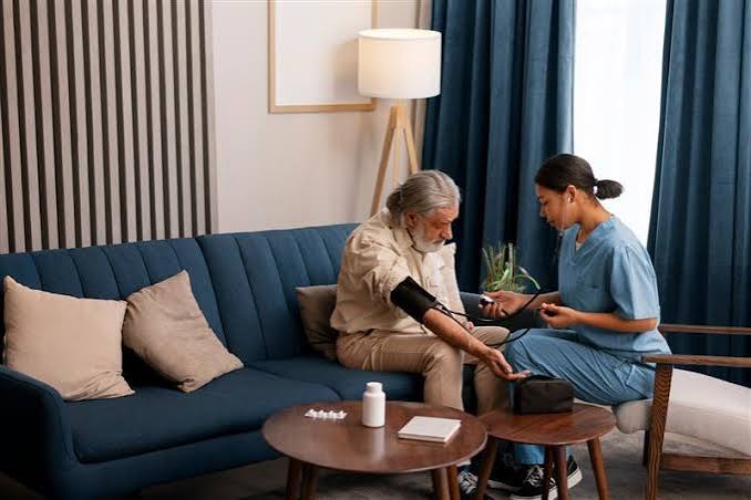 How Home Health Care Makes Life Easier for Families and Seniors