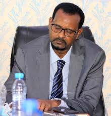 Contextual translation of air suling into english. Xog Wasiirka Kalluumeysiga Puntland Oo Qorsheynaya In Uu Is Casilo Shabakadda Warbaahinta Geesguud Shabakadda Warbaahinta Geesguud