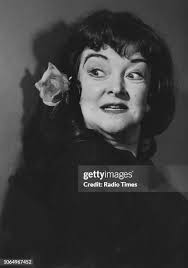 200 Beryl Reid Photos & High Res Pictures