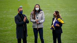 We did not find results for: Baskanimiz Ali Koc Ve Yoneticimiz Simla Turker Bayazit Tan Eda Erdem Dundar A Ozel Plaket Fenerbahce Spor Kulubu