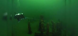 Lago Michigan Stonehenge Sabias Que Hay Una Antigua Estructura De Estilo Stonhenge En El Fondo Del Lago Michigan El Sitio Fue Lake Michigan Lake Underwater